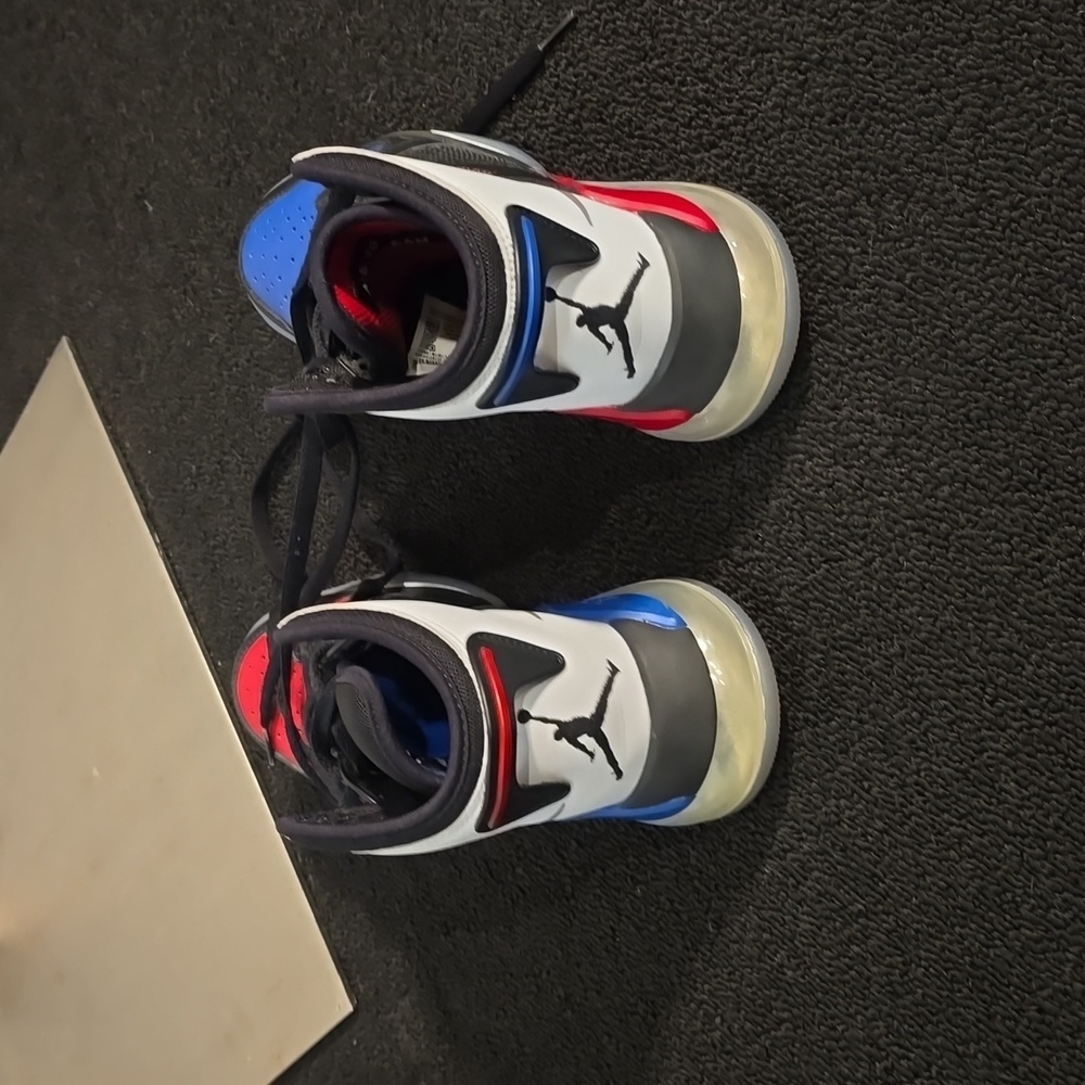 Air Jordan's - Picture 4 of 12